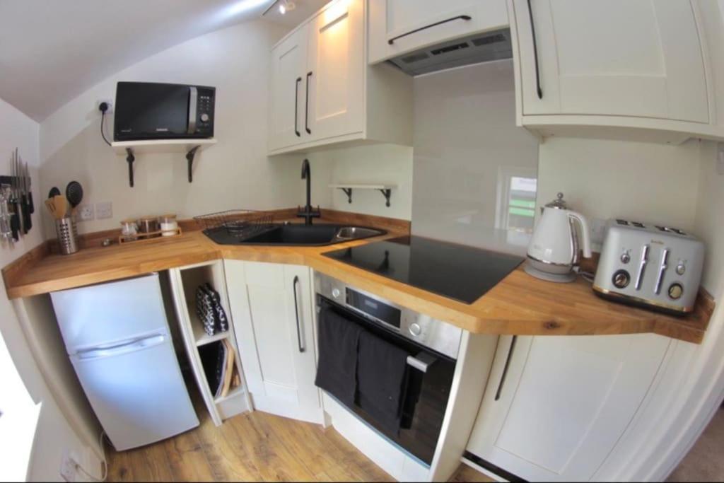 Traveller'S Rest - Cosy Cottage In Heart Of Wilton Salisbury Exteriér fotografie